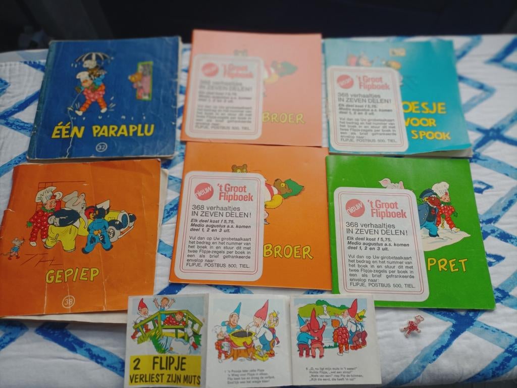 Flipje Tiel boekjes, speldje en 't Groot Flipboek, Ophalen of Verzenden