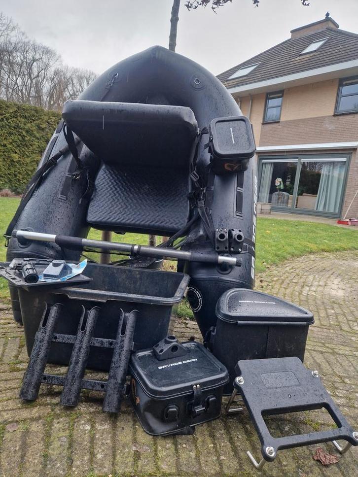 Savage gear 150 bellyboat met accessoires, Watersport en Boten, Hengelsport | Roofvissen, Gebruikt, Overige typen, Ophalen of Verzenden