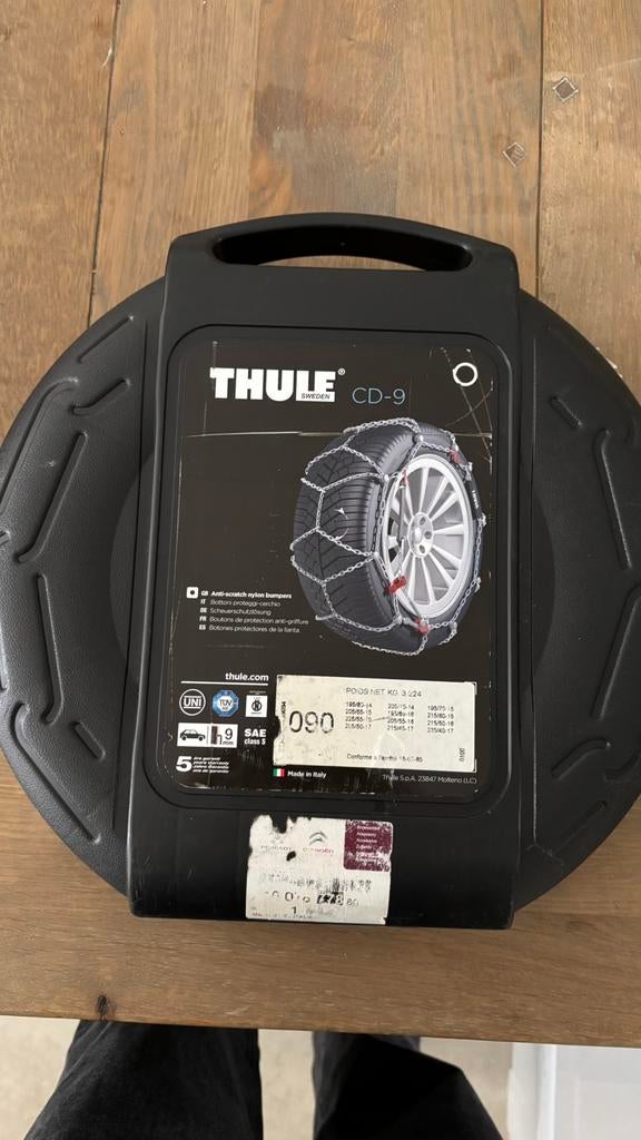 Te koop: Thule CD-9 sneeuwkettingen originele opbergkoffer, Ophalen of Verzenden, Zo goed als nieuw