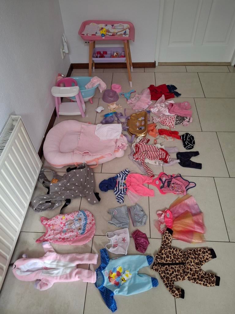 Grote Baby Born set: meubels, kleding en accessoires (43 cm), Ophalen of Verzenden, Zo goed als nieuw, Meisje
