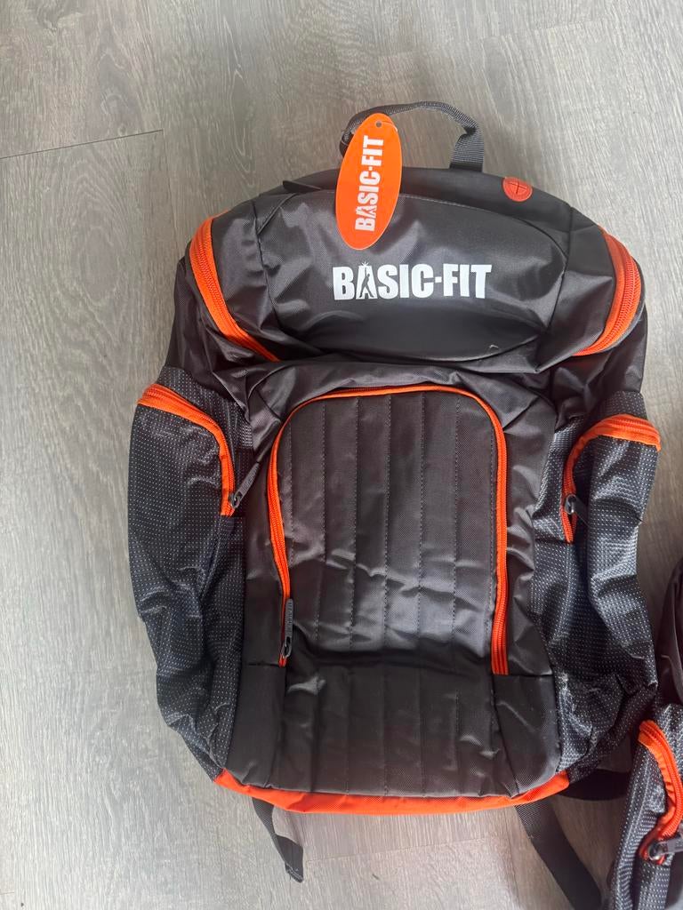 2 Nieuwe Basic-Fit Premium Rugtas - Los of Samen Te Koop, 25 tot 40 cm, Nieuw, Ophalen of Verzenden, Overige merken