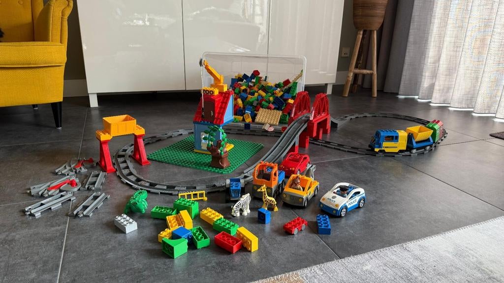 LEGO Duplo trein + rails + brug + voertuigen + veel extra’s, Kinderen en Baby's, Speelgoed | Bouwstenen, Gebruikt, Ophalen