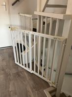 Twee traphekjes - Veiligheid voor je kind, Kinderen en Baby's, Traphekjes, Ophalen, Gebruikt, Hout, Klemhekje