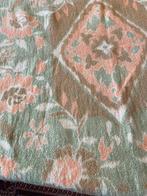 Deken - wol - pastel groen/zalmroze/roomwit - bloemmotief, Ophalen of Verzenden
