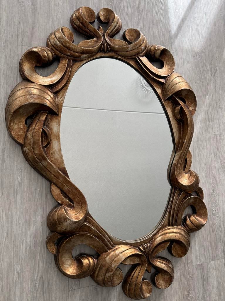 Grote ovale spiegel met sierlijke gouden lijst 120 x 80 cm, Ophalen, Ovaal, 100 tot 150 cm, Minder dan 100 cm