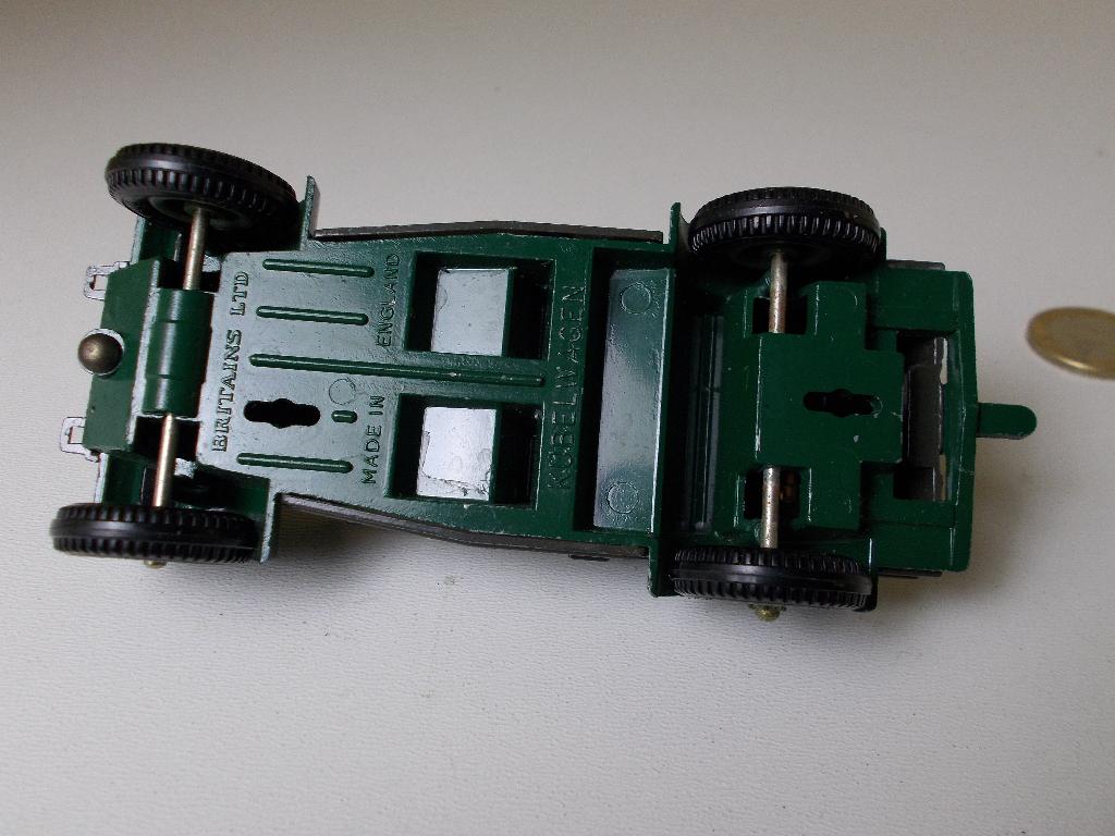 1975 Britains Ltd. 9783 WWII GERMAN KUBELWAGEN. (-B-), Ophalen of Verzenden, Gebruikt, Auto, Britains