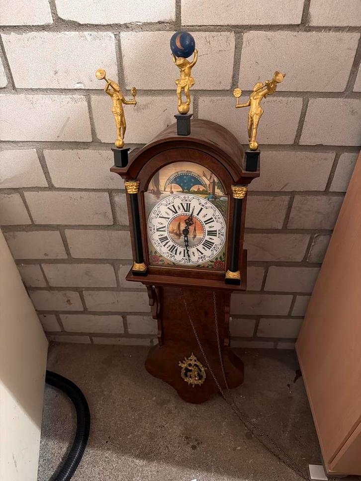 Antieke Friese Staartklok met Handgeschilderde Wijzerplaat, Antiek en Kunst, Antiek | Klokken, Ophalen