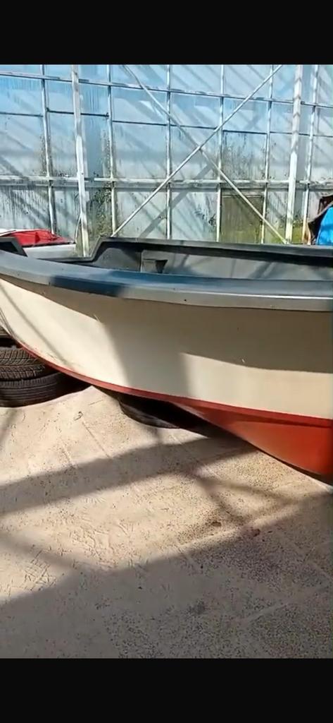 Leuke roeiboot visboot 4 mtr, Watersport en Boten, Bootonderdelen, Gebruikt, Overige typen, Motorboot, Ophalen of Verzenden