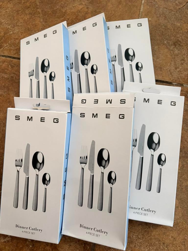 6 nieuwe smeg bestek sets, Ophalen of Verzenden, Zo goed als nieuw, Rvs of Chroom