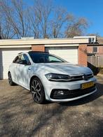 Volkswagen Polo R-Line met Panorama dak en GTI velgen, Voorwielaandrijving, Zwart, Leder en Stof, Wit