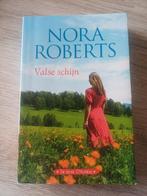 Valse schijn - Nora Roberts (Pocket), Boeken, Ophalen of Verzenden, Gelezen