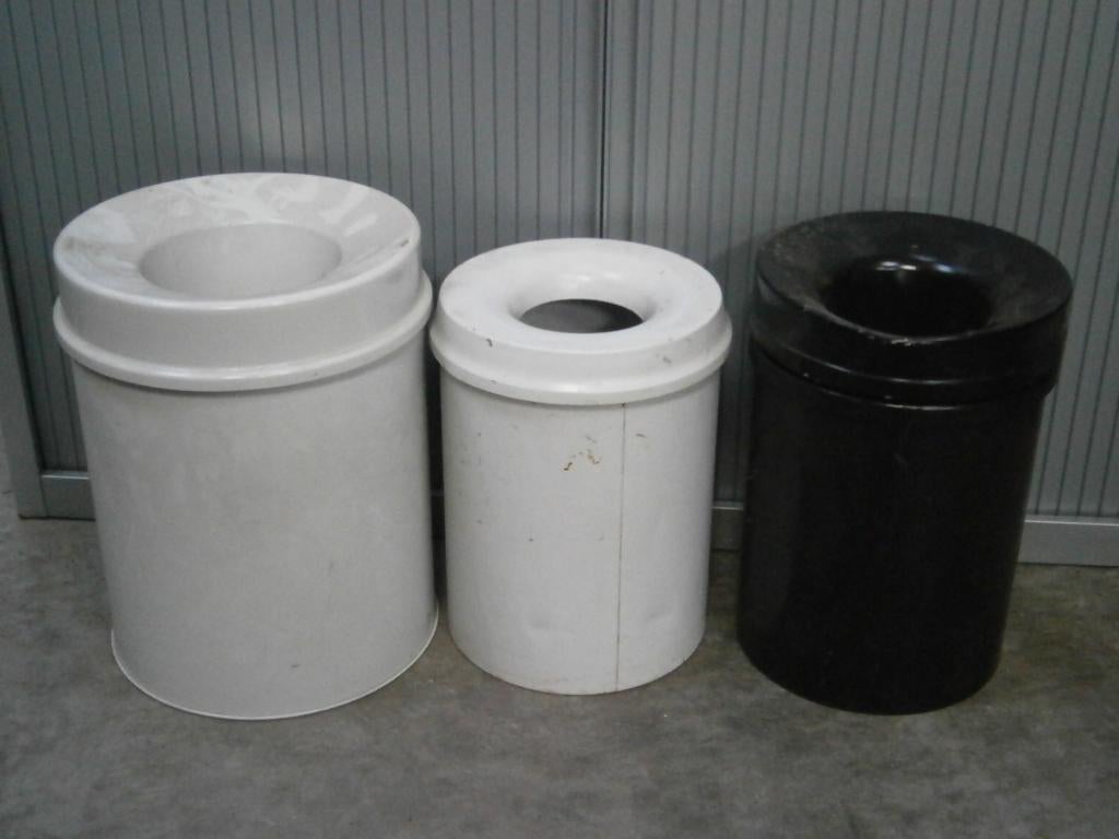 Vlamdovende papier /prullenbak  10 / 30 liter metaal, Ophalen, Gebruikt, -, -