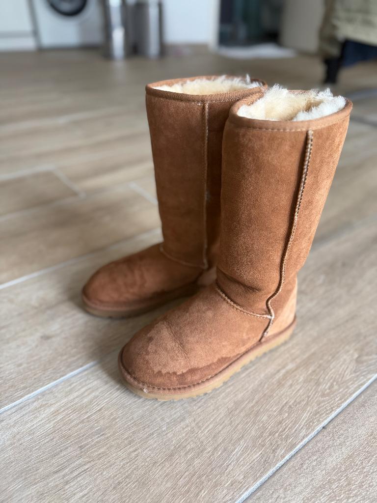 UGG Classic Tall laarzen, Kleding | Dames, Schoenen, Hoge laarzen, UGG, Bruin, Ophalen of Verzenden
