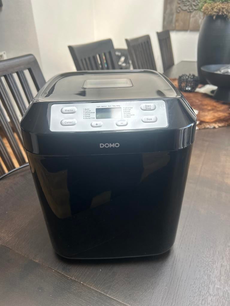 Domo Broodbakmachine B3974 - Zwart, Zo goed als nieuw, Witgoed en Apparatuur, 400 tot 800 gram deeg, Ophalen, Zo goed als nieuw