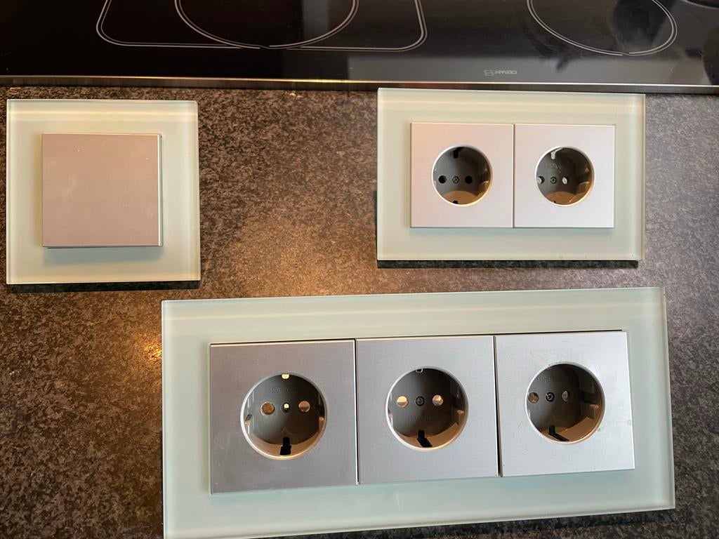 JUNG Retro Schakelmateriaal - Stopcontacten en Schakelaar, Ophalen, Zo goed als nieuw, Schakelaar