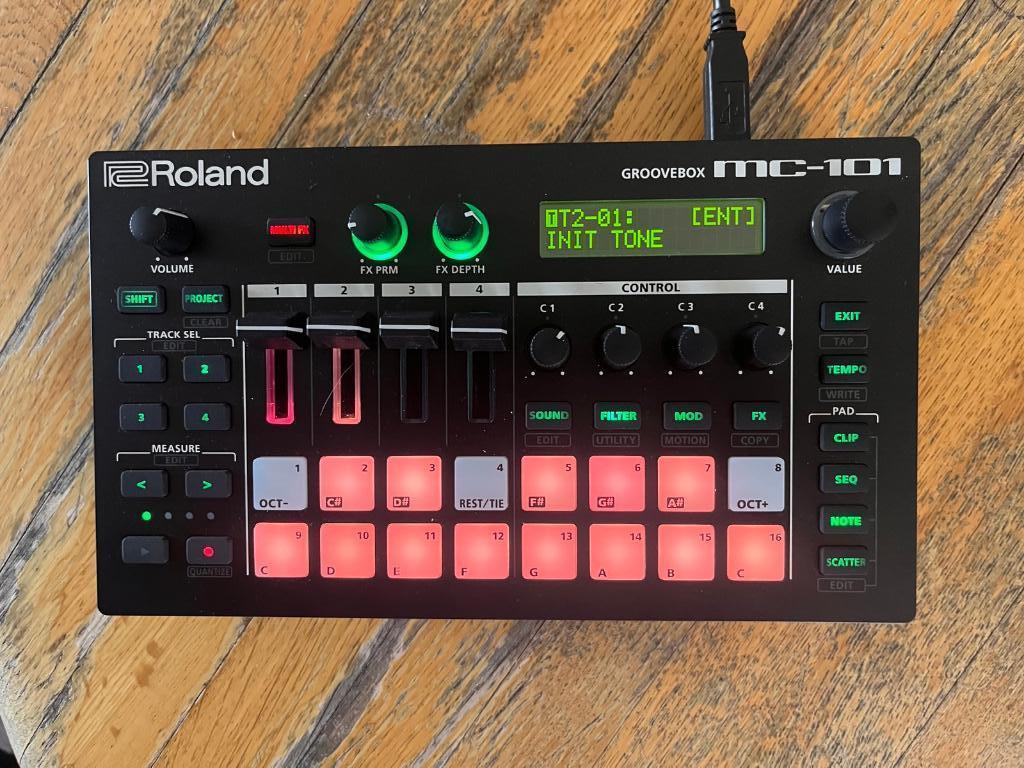 Roland MC-101 (incl Analog Cases beschermdoos), Muziek en Instrumenten, Ophalen of Verzenden, Zo goed als nieuw, Roland
