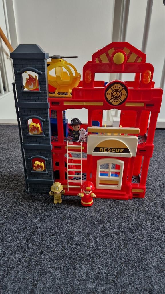 Complete brandweer set - Ophalen in de Reeshof, Ophalen, Zo goed als nieuw