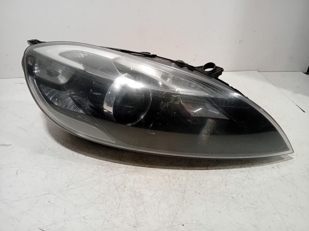Koplamp rechts Volvo V40, Auto-onderdelen, Verlichting, Onderdelen@venauto.nl, Van der Ven Autorecycling B.V., Gebruikt, Ettenseweg 76, 4706 PB Roosendaal, The Netherlands