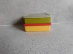 Tupperware 2x diepvriesdoos 300 ml. Vintage Rood Groen Geel, Ophalen of Verzenden, Zo goed als nieuw, Groen, Overige typen