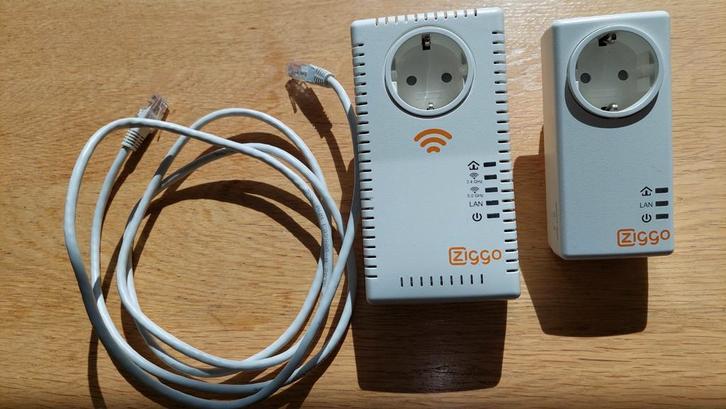 Ziggo Wifi Powerline Versterker Set  met kabel, Computers en Software, WiFi-versterkers, Gebruikt, Ophalen of Verzenden