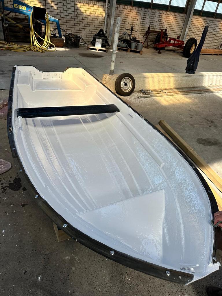 witte polyester boot ZONDER motor, Ophalen of Verzenden, Zo goed als nieuw