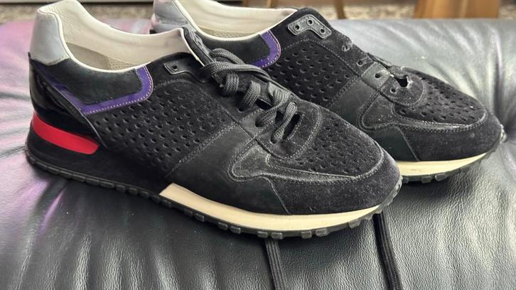 Louis Vuitton Dames Sneakers Maat 37,5, Kleding | Dames, Schoenen, Zo goed als nieuw, Sneakers of Gympen, Zwart, Ophalen of Verzenden