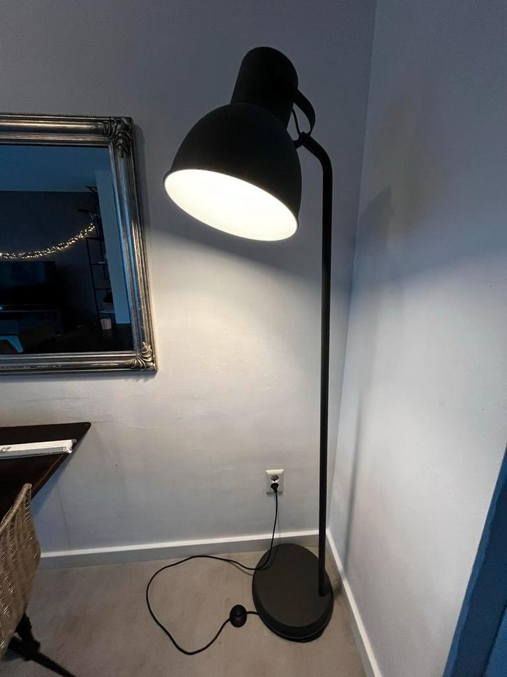 IKEA Hektar staande lamp, Huis en Inrichting, Lampen | Vloerlampen, Gebruikt, 150 tot 200 cm, Metaal, Ophalen