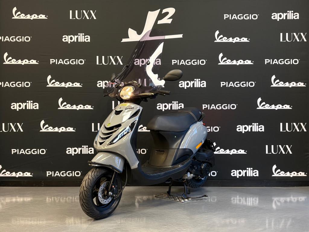 Piaggio Zip | Nardo Grey | Snor | 2022 | 10070 km | 1 eig, Piaggio, Gebruikt, ., Ophalen of Verzenden