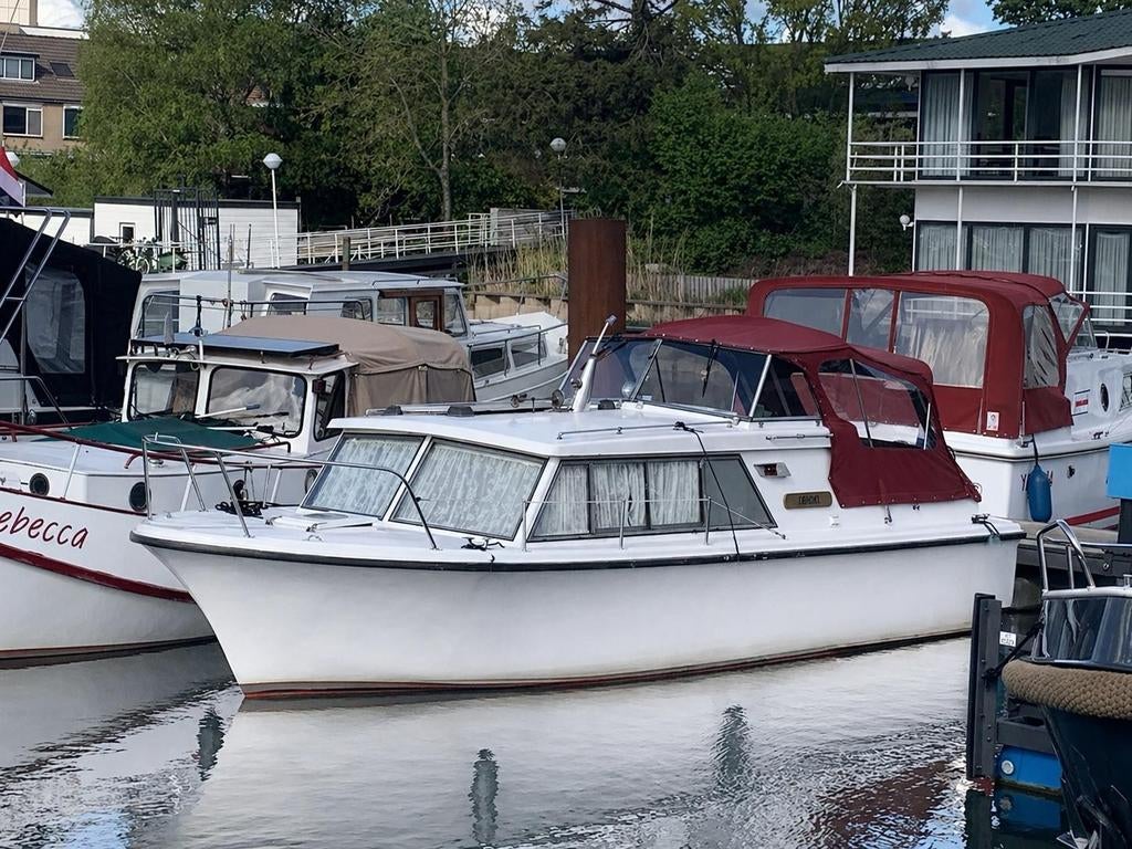 Nord star polyester motorboot 8.10 x 2.70, Ophalen, 6 tot 9 meter, 50 pk of meer, Binnenboordmotor