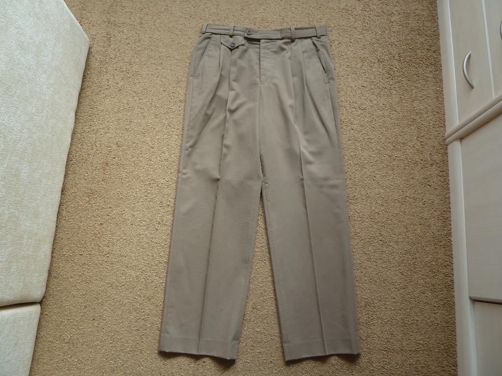 Herenbroek maat 46 - 48 zo goed als nieuw, Kleding | Heren, Broeken en Pantalons, Ophalen of Verzenden, Zo goed als nieuw, Maat 46 (S) of kleiner