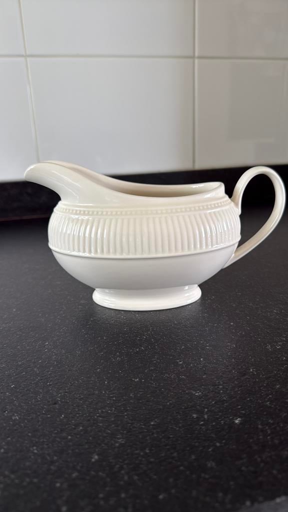 Wedgwood Winsor sauskom, Huis en Inrichting, Keuken | Servies, Ophalen of Verzenden, Zo goed als nieuw, Kom(men), Wedgwood