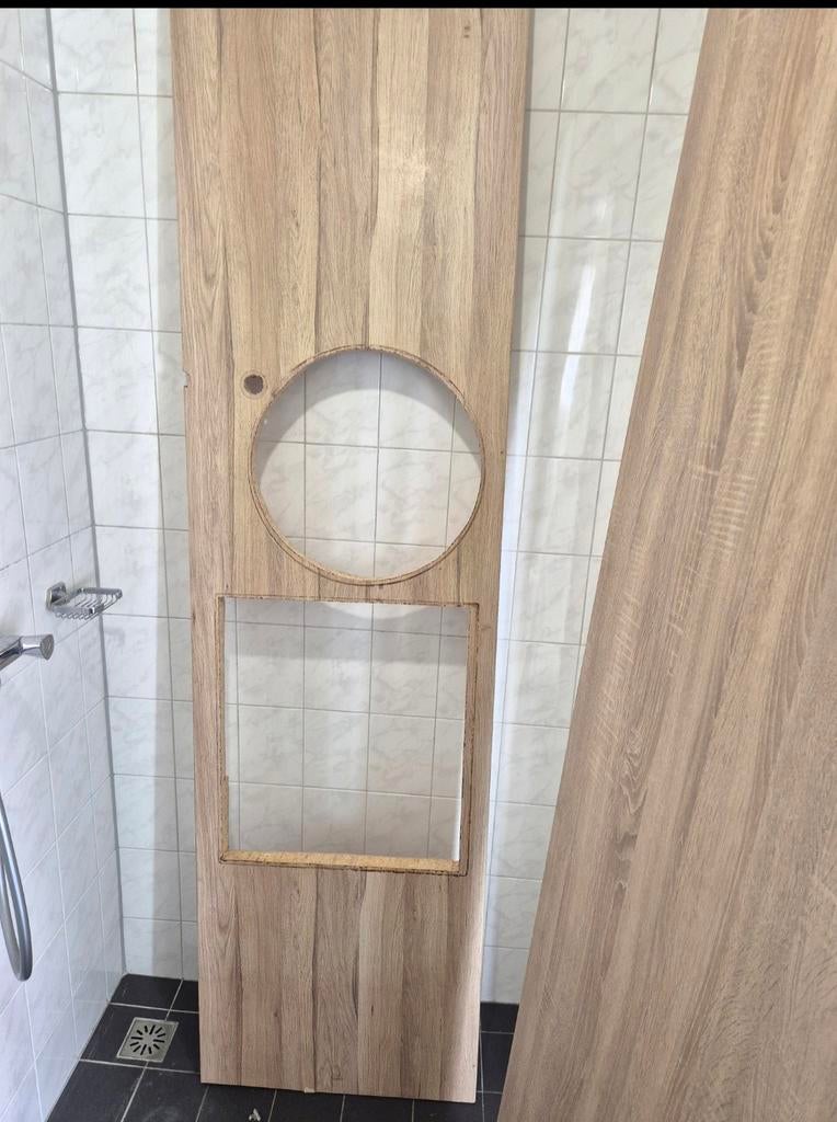 GRATIS. Houten aanrechtblad met uitsparingen, Huis en Inrichting, Keuken | Keukenelementen, Ophalen, Gebruikt