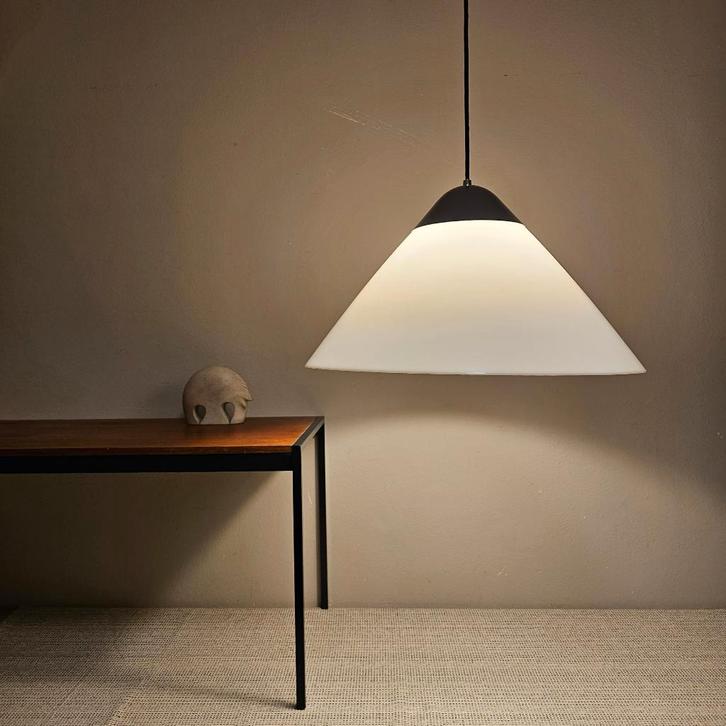 Ophangklaar! 'Opala' Hanglamp Hans Wegner Louis Poulsen, Huis en Inrichting, Lampen | Hanglampen, Zo goed als nieuw, Minder dan 50 cm