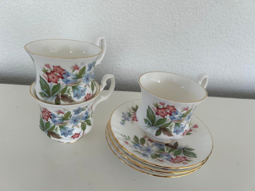 3 kopjes Royal Albert uit Summertime serie, Ophalen of Verzenden