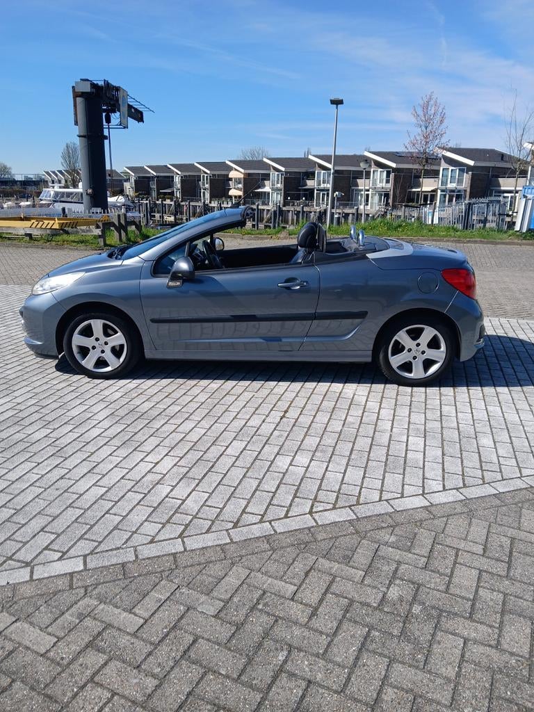 Peugeot 207 1.6 16V CC. Cabriolet. 110KW. Ned. auto., Auto's, Peugeot, Voorwielaandrijving, 4 cilinders, Cabriolet, 4 stoelen
