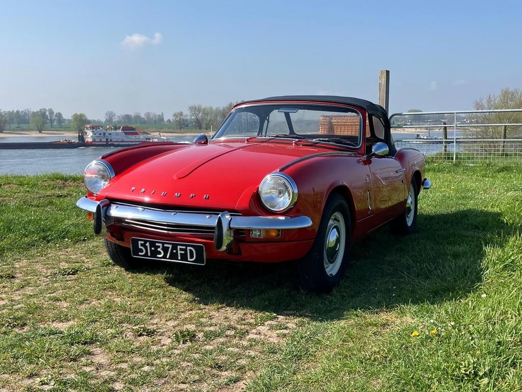 Triumph Spitfire 1.3 MK III 1968 gerestaureerd Origineel NL, Auto's, Oldtimers, 1296 cc, 83 pk, Zwart, Cabriolet