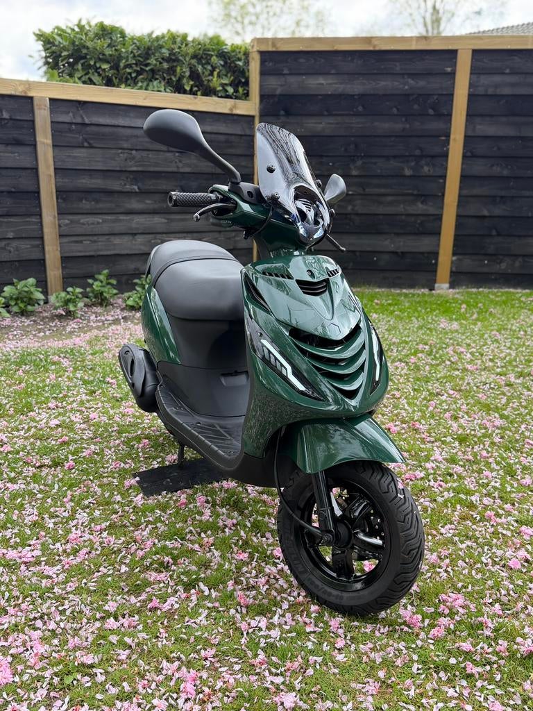 Piaggio Zip Brom ‼️Nieuwstaat‼️, Fietsen en Brommers, Brommeronderdelen | Scooters, Ophalen of Verzenden, Zo goed als nieuw, Overige typen