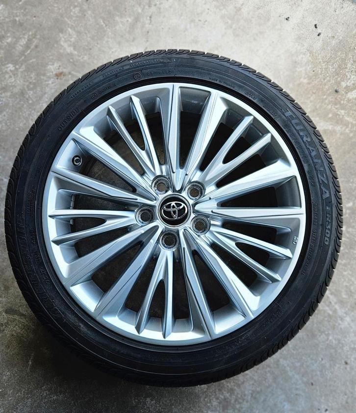 Set zomerbanden op originele Toyota 18" velg incl. TPMS., Auto-onderdelen, Overige Auto-onderdelen, Toyota, Ophalen