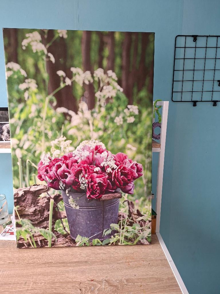 Canvasdoek met foto zinken emmer met bloemen 59x90cm., Huis en Inrichting, Emmers, Ophalen, Zo goed als nieuw, Hout