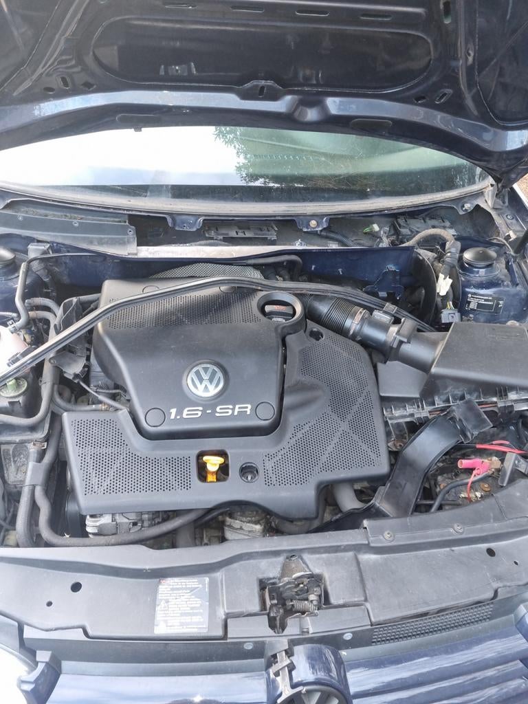 1.6l 8v 1999 met 5 bak voorwiel ophanging en ecu., Ophalen of Verzenden, Gebruikt, Volkswagen