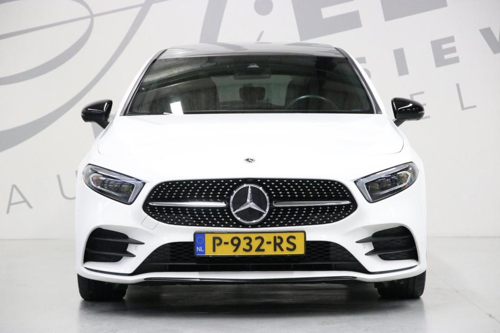 Mercedes-Benz A-klasse 250 AMG-line/Nightpakket/360' camera, Gebruikt, 4 cilinders, Wit, 1600 kg