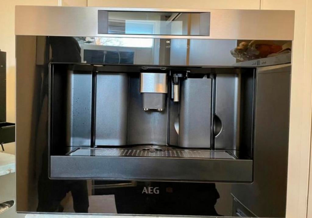ZGAN!! luxe AEG inbouw Koffiemachine KKK884500M, Stoompijpje, 10 kopjes of meer, Koffiemachine, Gemalen koffie