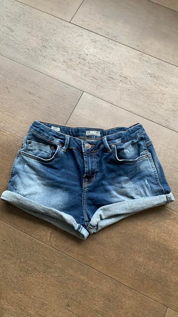 Stoere spijkershort maat 176, Kinderen en Baby's, Kinderkleding | Maat 176, Ophalen, Zo goed als nieuw, Meisje, Broek