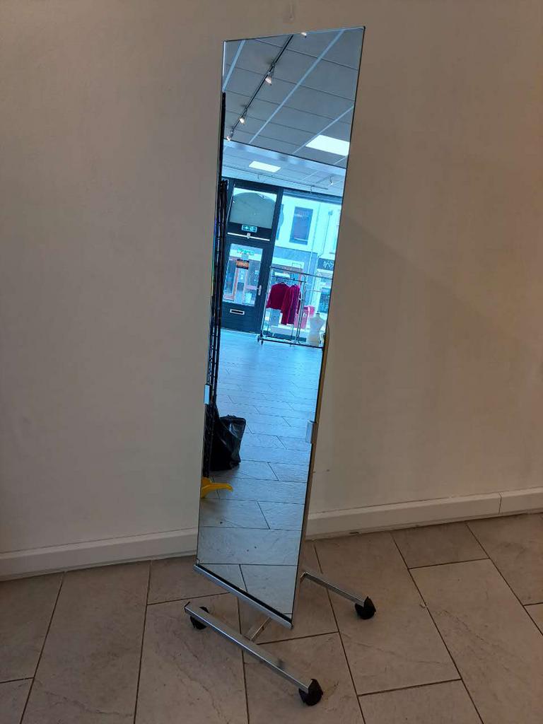 Spiegel, Huis en Inrichting, Woonaccessoires | Spiegels, Minder dan 50 cm, Ophalen of Verzenden, Zo goed als nieuw, 150 tot 200 cm