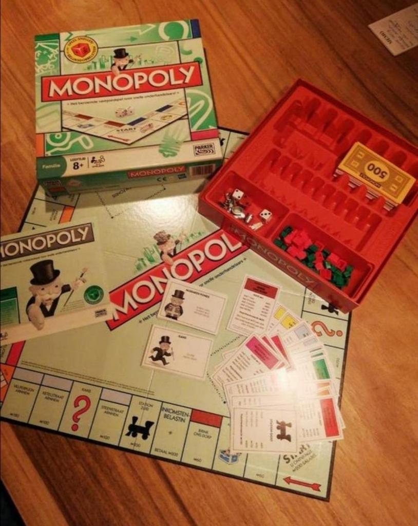 Monopoly, bordspel, Hobby en Vrije tijd, Gezelschapsspellen | Bordspellen, Vijf spelers of meer, Ophalen of Verzenden, Zo goed als nieuw