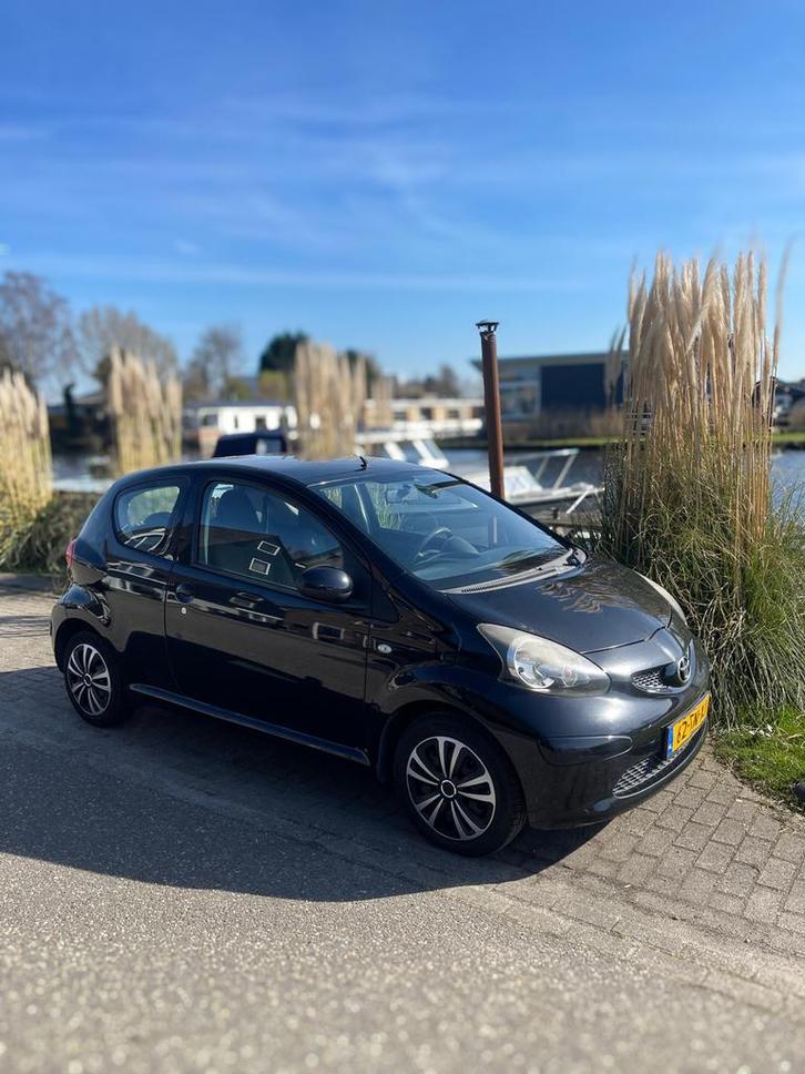 Toyota Aygo 1.0 Zuinig, Betrouwbaar & Lage Kosten, Auto's, Toyota, Particulier, Aygo, Benzine, A, Hatchback, Handgeschakeld, Origineel Nederlands