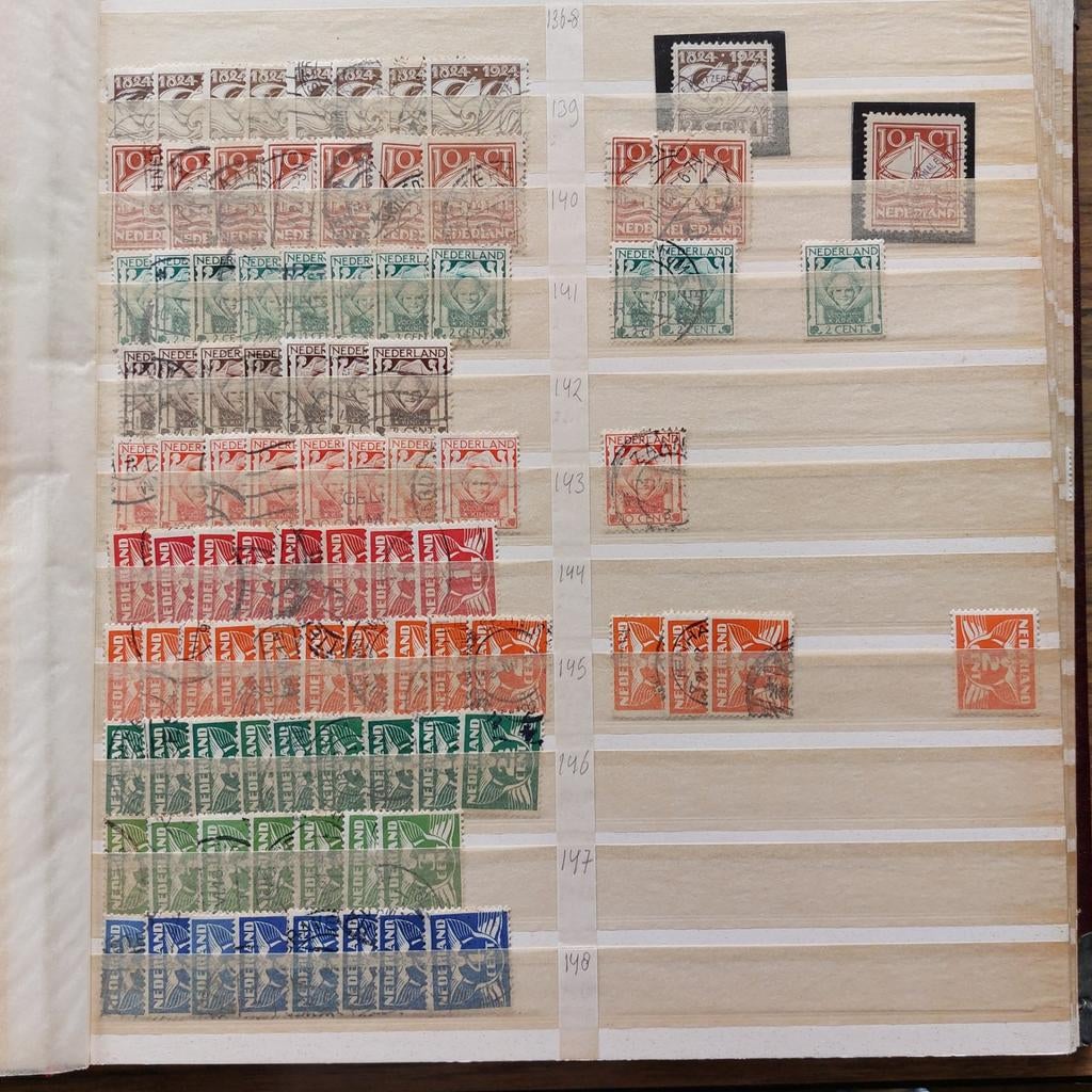 Nederland partijtje oude postzegels 1924-1926 in aantallen, Postzegels en Munten, Postzegels | Nederland, Ophalen of Verzenden