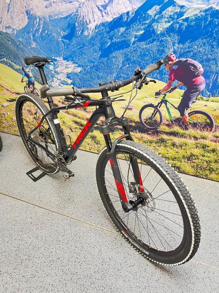 Trek Procaliber 8 19.5 29 Bk Matte Trek Black 19.5 (29) L 20, Gebruikt, -, - 0
-, NL, -