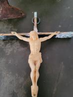 Kleine staande crucifix, Verzamelen, Religie, Overige typen, Ophalen of Verzenden, Christendom | Katholiek, Zo goed als nieuw