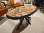 Ovale salontafel met houten blad en metalen kruispoot, Huis en Inrichting, Tafels | Salontafels, 50 tot 100 cm, Minder dan 50 cm